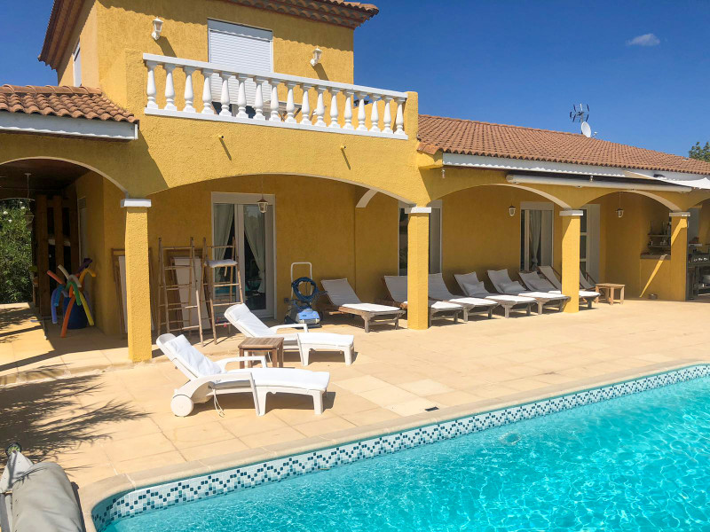 House for sale in Pézenas Hérault House of 167m2 surrounded by
