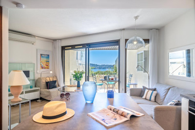 French property for sale in Villefranche-sur-Mer, Alpes-Maritimes - €268,400 - photo 2
