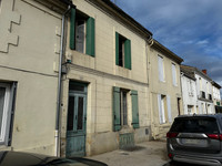 Propriété à vendre à Sainte-Foy-la-Grande, Gironde - 80 000 € - photo n°1