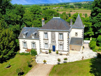 Propriété à vendre à Ruffec, Charente - 524 750 € - photo n°1
