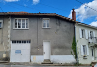 Appartement à vendre à Chabanais, Charente - 40 000 € - photo 1
