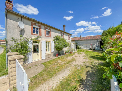 Maison à vendre à Montmorillon, Vienne, Poitou-Charentes, avec Leggett Immobilier