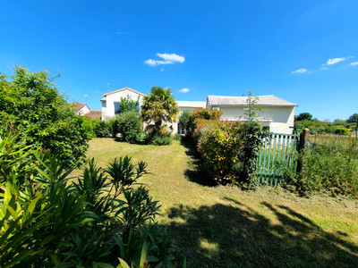 Maison à vendre à Verteuil-sur-Charente, Charente, Poitou-Charentes, avec Leggett Immobilier
