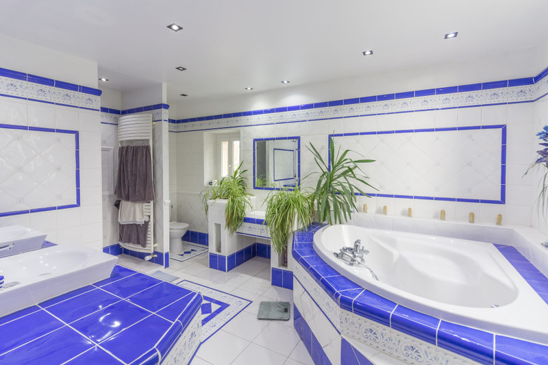 French property for sale in Esches, Oise - €949,000 - photo 5