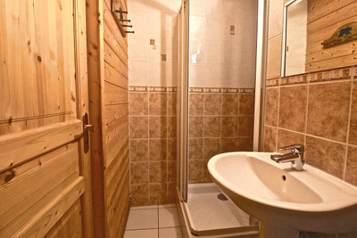 Chalet with 7 en-suite bedrooms  243m2 at the heart of Les Deux Alpes close to lift system and amenities