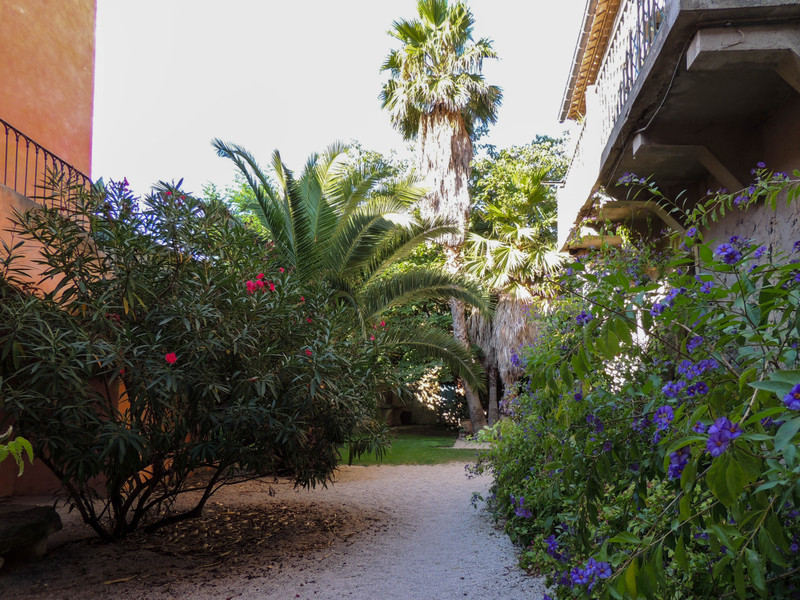 French property for sale in Fabrègues, Hérault - €1,695,000 - photo 9