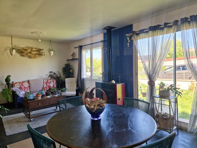 French property for sale in Manot, Charente - €160,884 - photo 2