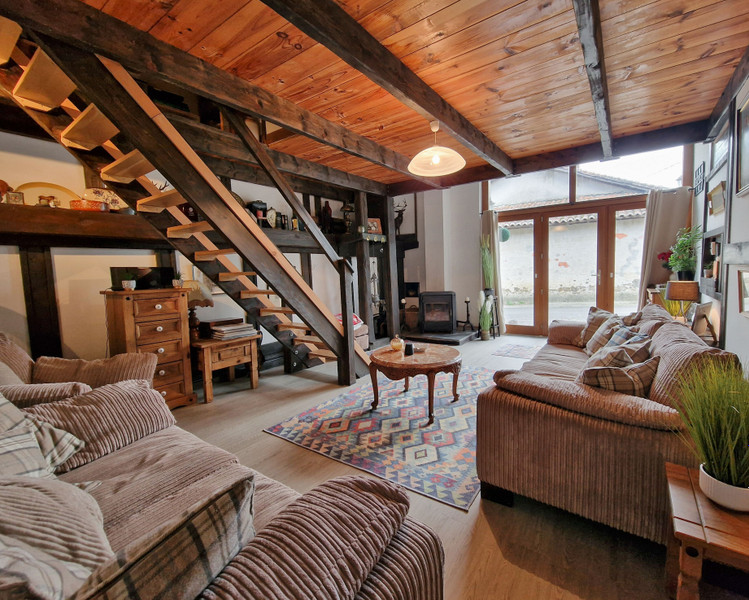 French property for sale in Chassenon, Charente - €130,800 - photo 4