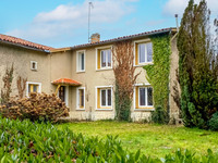 Maison à vendre à Bioussac, Charente - 137 548 € - photo 1