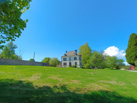Chateau à vendre à Giat, Puy-de-Dôme - 310.000 € - photo 3