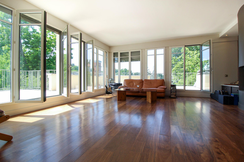 Apartment in Garches HautsdeSeine SW facing 106m2 2 bed