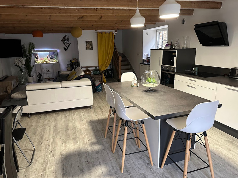 French property for sale in Jugon-les-Lacs - Commune nouvelle, Côtes-d'Armor - €206,700 - photo 1