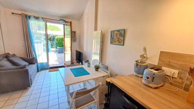 French property for sale in Saint-Palais-sur-Mer, Charente-Maritime - €230,050 - photo 5