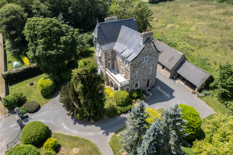 French property for sale in Plésidy, Côtes-d'Armor - €522,500 - photo 2