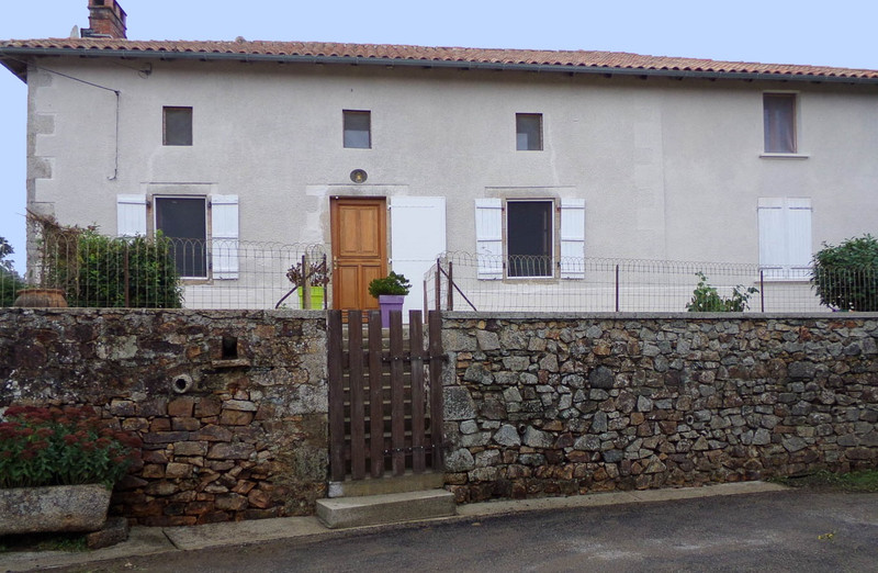 Maison à vendre en Poitou Charentes Charente SaintChristophe Maison rénovée entièrement avec Maison à vendre en Poitou Charentes Charente SaintChristophe Maison rénovée entièrement avec