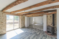 Maison à vendre à La Chapelle-Bertrand, Deux-Sèvres - 63.000 € - photo 2