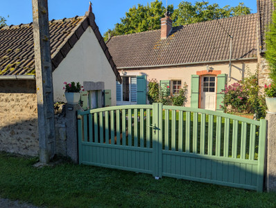 French property for sale in Feusines, Indre - €162,000 - photo 1