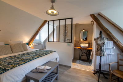 French property for sale in Montignac, Dordogne - €445,200 - photo 2