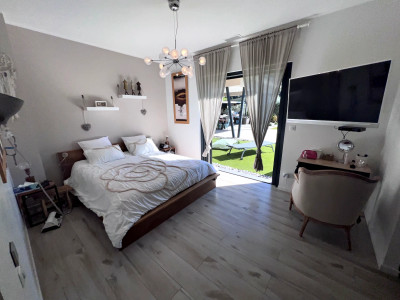 French property for sale in Solliès-Toucas, Var - €1,378,000 - photo 9