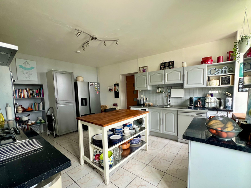 French property for sale in Floirac, Charente-Maritime - €397,500 - photo 4