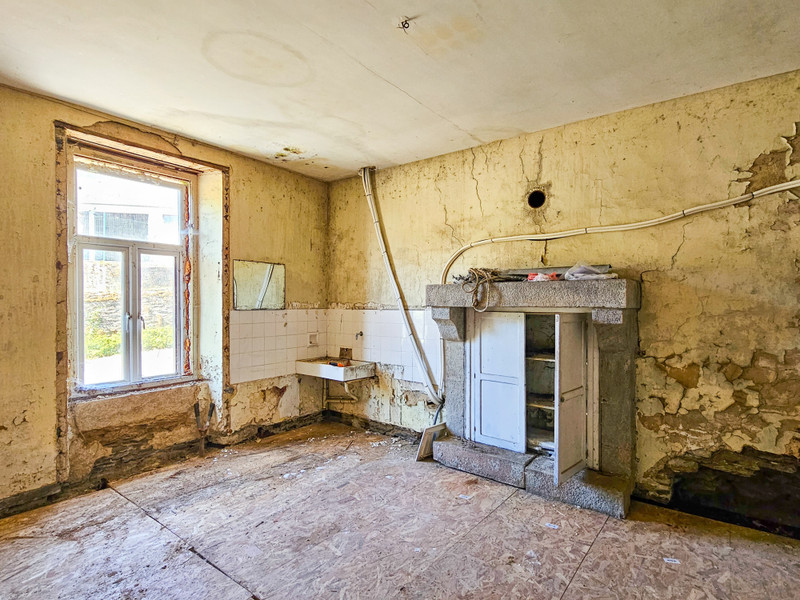 French property for sale in Caurel, Côtes-d'Armor - €46,000 - photo 2