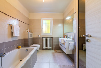 French property for sale in La Gaude, Alpes-Maritimes - €850,000 - photo 6