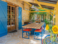 Maison à vendre à Saint-Gourson, Charente - 466.400 € - photo 2