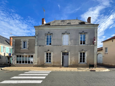 Maison à vendre à Plaine-et-Vallées, Deux-Sèvres, Poitou-Charentes, avec Leggett Immobilier