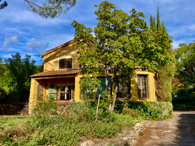 Maison à vendre à Pierrevert, Alpes-de-Hautes-Provence, PACA, avec Leggett Immobilier