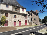 Propriété à vendre à Treignac, Corrèze - 265 000 € - photo n°1