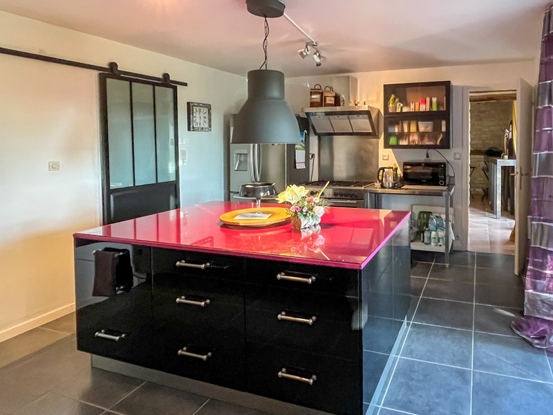 French property for sale in Saint-Fraigne, Charente - €285,140 - photo 3