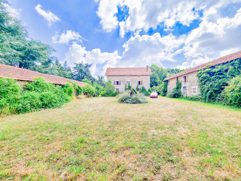 Maison à vendre à Asnois, Vienne - 109.000 € - photo 1