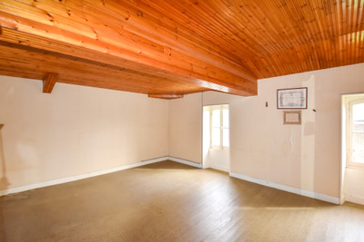 French property for sale in Surgères, Charente-Maritime - €595,000 - photo 6