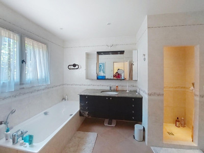 French property for sale in Trans-en-Provence, Var - €860,000 - photo 9