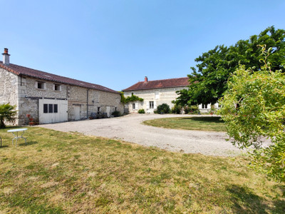 Maison à vendre à Sérigny, Vienne, Poitou-Charentes, avec Leggett Immobilier