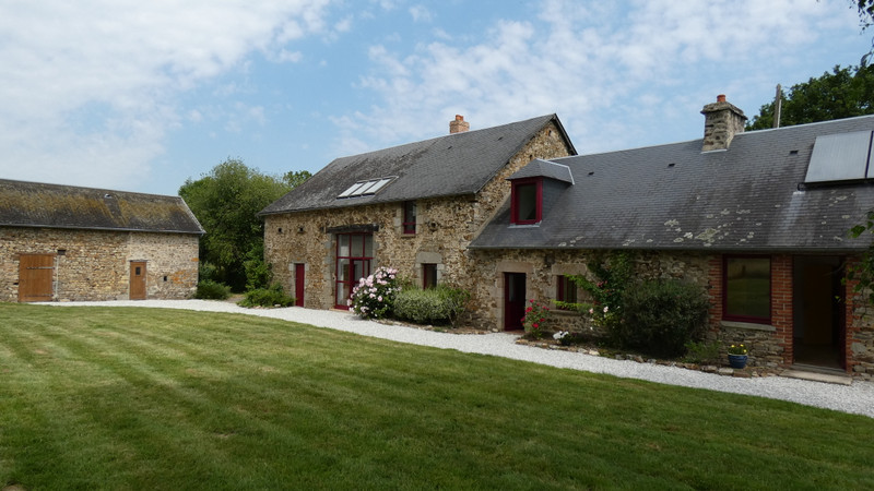 Maison à vendre à Gesvres, Mayenne - 295.000 € - photo 1