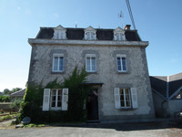 Maison à vendre à Auzances, Creuse - 162 000 € - photo 1