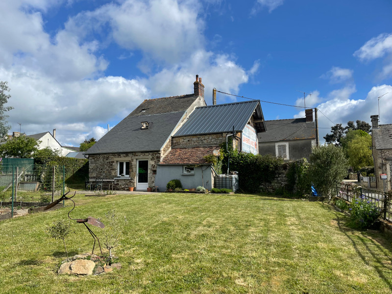 French property for sale in Neuilly-le-Vendin, Mayenne - &#8364;61,160 - photo 2
