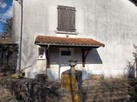 Maison à vendre à Charroux, Vienne - 71.600 € - photo 1