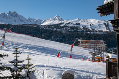 Luxueux appartements skis aux pieds à vendre à Courchevel, 3 vallées de 3 095 000€ à 4 100 000€