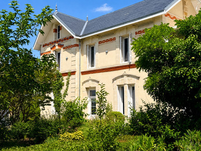 French property for sale in Saint-Christoly-de-Blaye, Gironde - €477,000 - photo 8