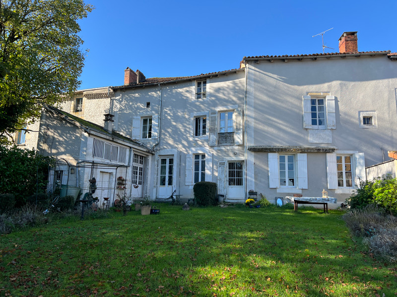 Maison à vendre à Thiviers, Dordogne - 280.000 € - photo 1