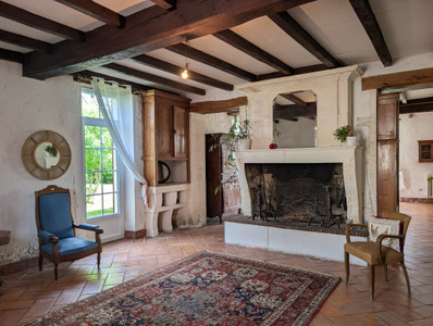 French property for sale in Condéon, Charente - €485,000 - photo 4