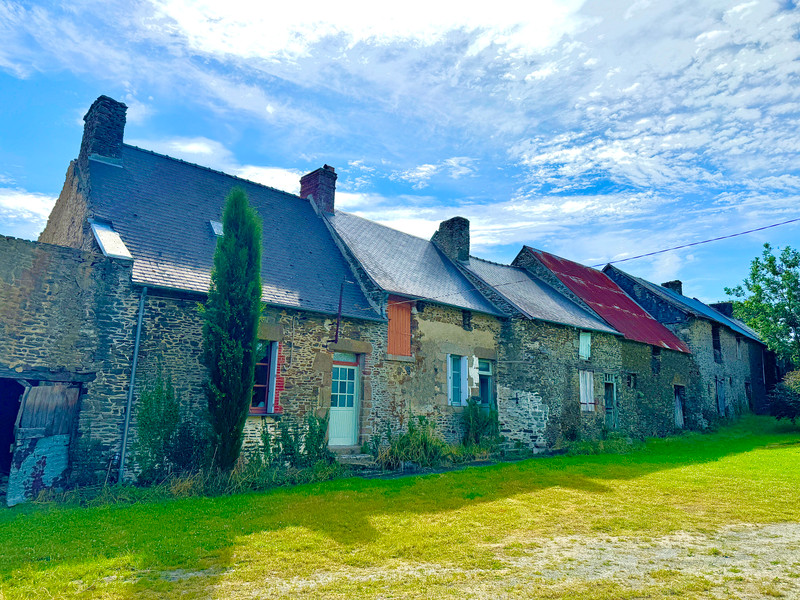 Maison à Saint-Aignan-de-Couptrain, Mayenne - photo 1