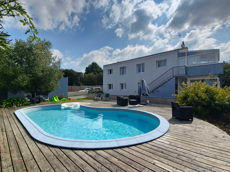 Maison à vendre à La Roche-sur-Yon, Vendée - 345.000 € - photo 1