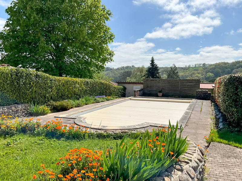Maison à vendre à Cazaril-Tambourès, Haute-Garonne - 264.000 € - photo 1