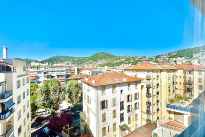 French property for sale in Nice, Alpes_Maritimes - €609,000 - photo 8