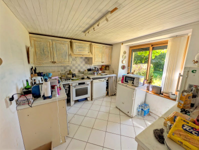 French property for sale in Lohuec, Côtes-d'Armor - €162,000 - photo 2