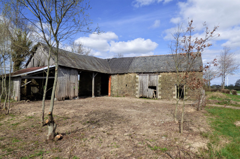 Grange à vendre à Lassay-les-Châteaux, Mayenne - 16 600 € - photo 1