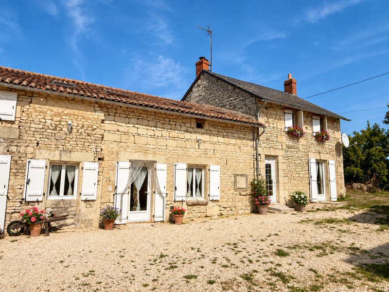 French property for sale in Dercé, Vienne - €208,000 - photo 1
